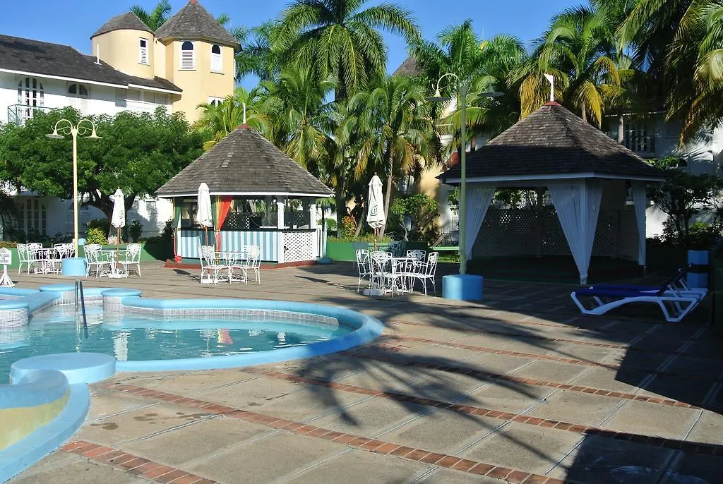 Beach Studio 10 Ocho Rios Aparthotel